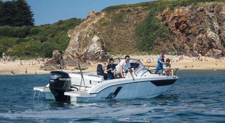 Acheter un Beneteau Flyer 8 sundeck à Saint-Tropez
