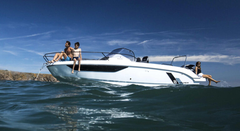 Acheter un Beneteau Flyer 8 sundeck à Saint-Tropez