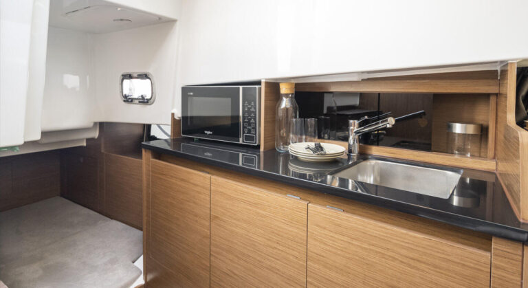 Acheter un Beneteau Flyer 9 Sundeck Grand Turismo à Saint-Tropez