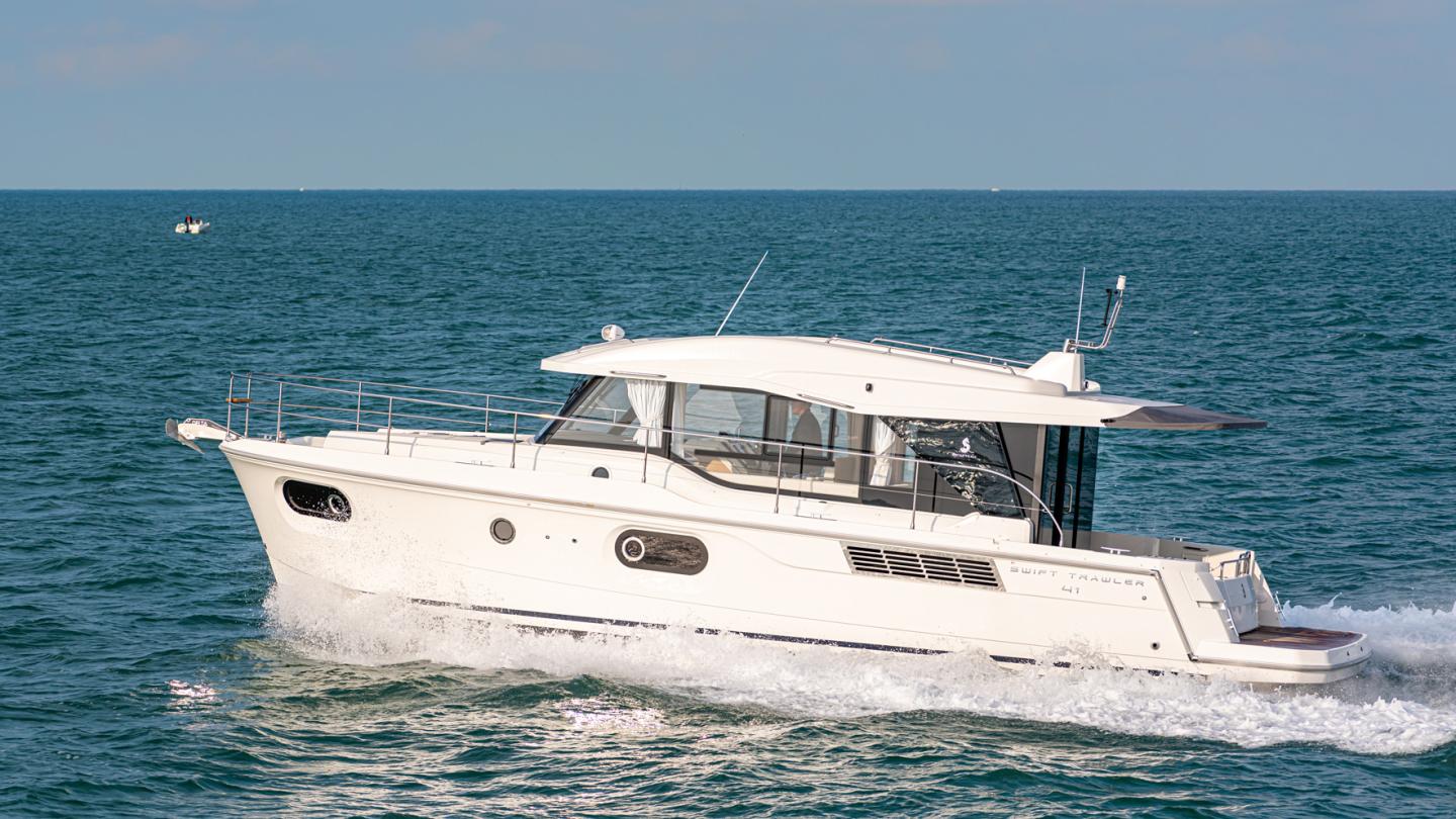 swift-trawler-41-sedan
